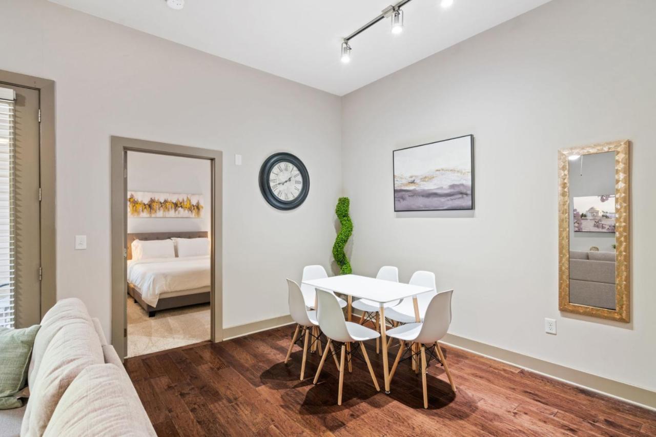Апартаменты Grand Luxury Premium Vaulted Ceilings Вудбридж Экстерьер фото